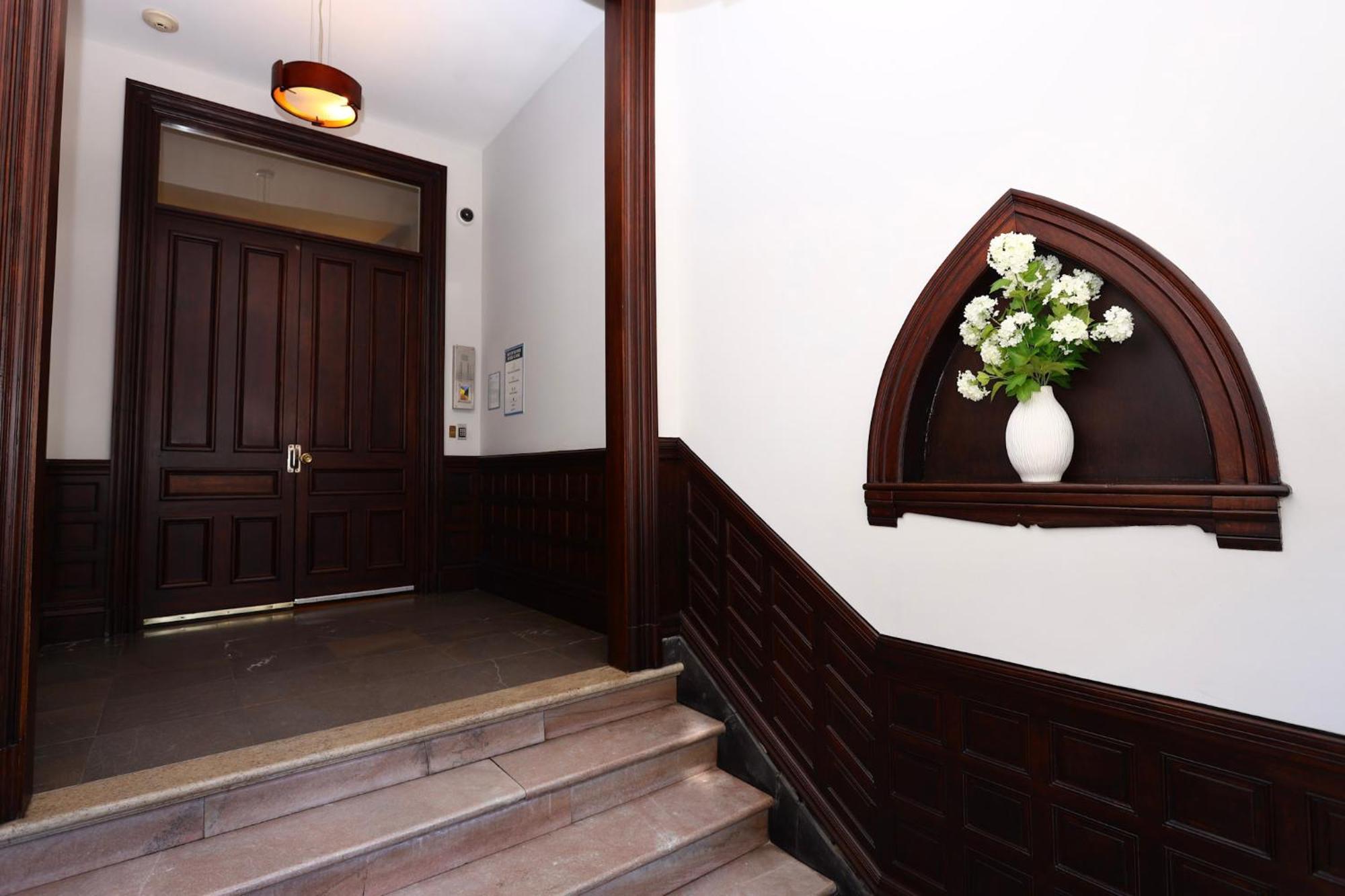 Stylish Newbury Street Studio, #2 ボストン エクステリア 写真