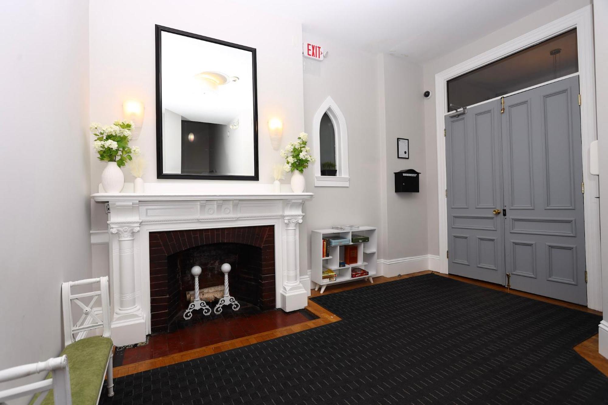 Stylish Newbury Street Studio, #2 ボストン エクステリア 写真