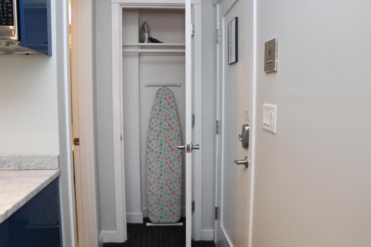 Stylish Newbury Street Studio, #2 ボストン エクステリア 写真